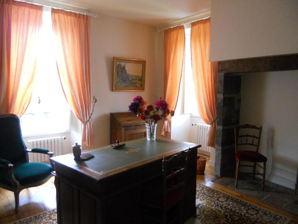 Chateau De La Moissetie Aurillac Room photo